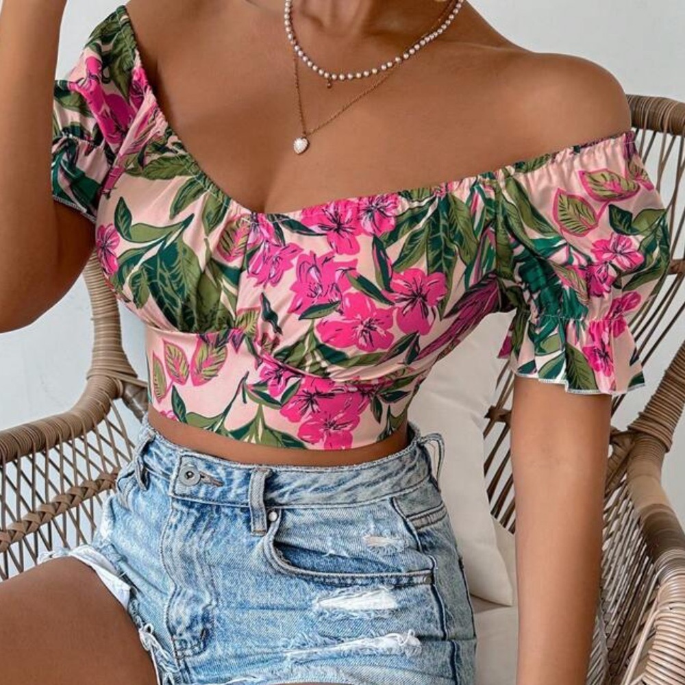NWOT Floral Pink and Green Floral Piff Sleeve Women's Tie Back Bustier Top - Picture 3 of 3